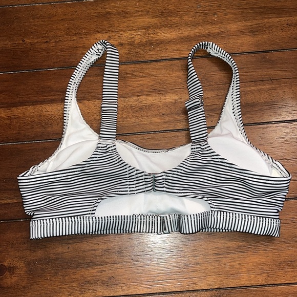 Striped Swim Top size Small- Padded w/ Adjustable straps and Double Metal Clasp - Picture 5 of 8